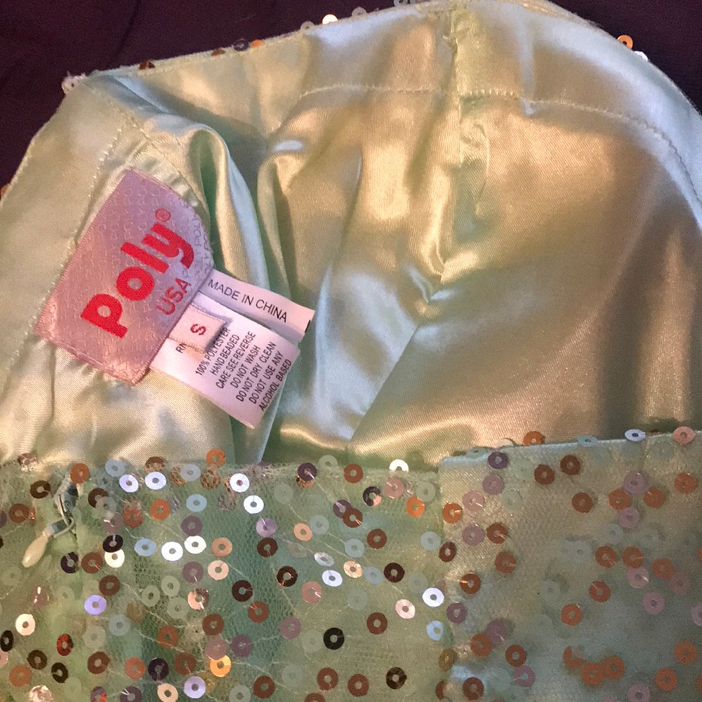 Dress - Picture 4 of 4
